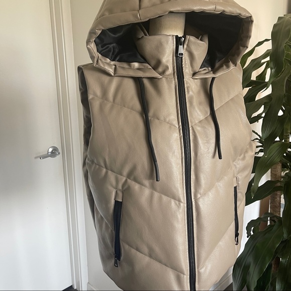 NEW women’s Leather oversized puffer leather vest hood SM / M - Picture 5 of 14
